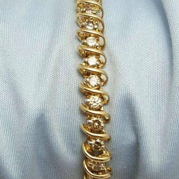 Elegant 14K Karat Yellow Gold Designer Link Tennis Bracelet With Diamonds - Picture 12 of 12